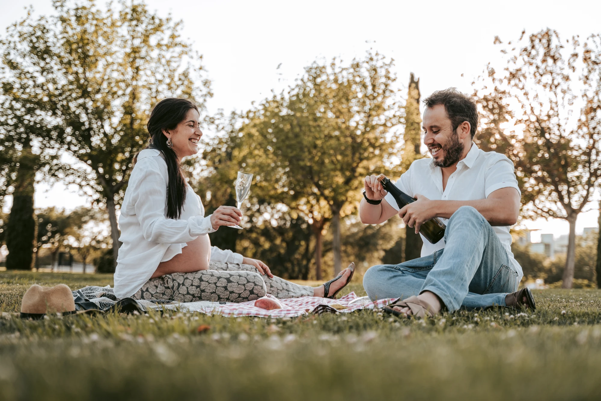 Foto de pareja con embarazo